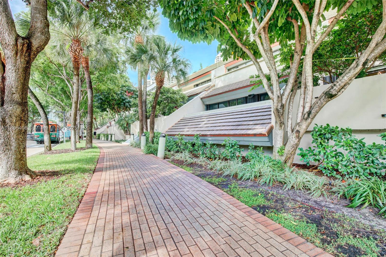 520 Brickell Key Dr Miami, FL 33131