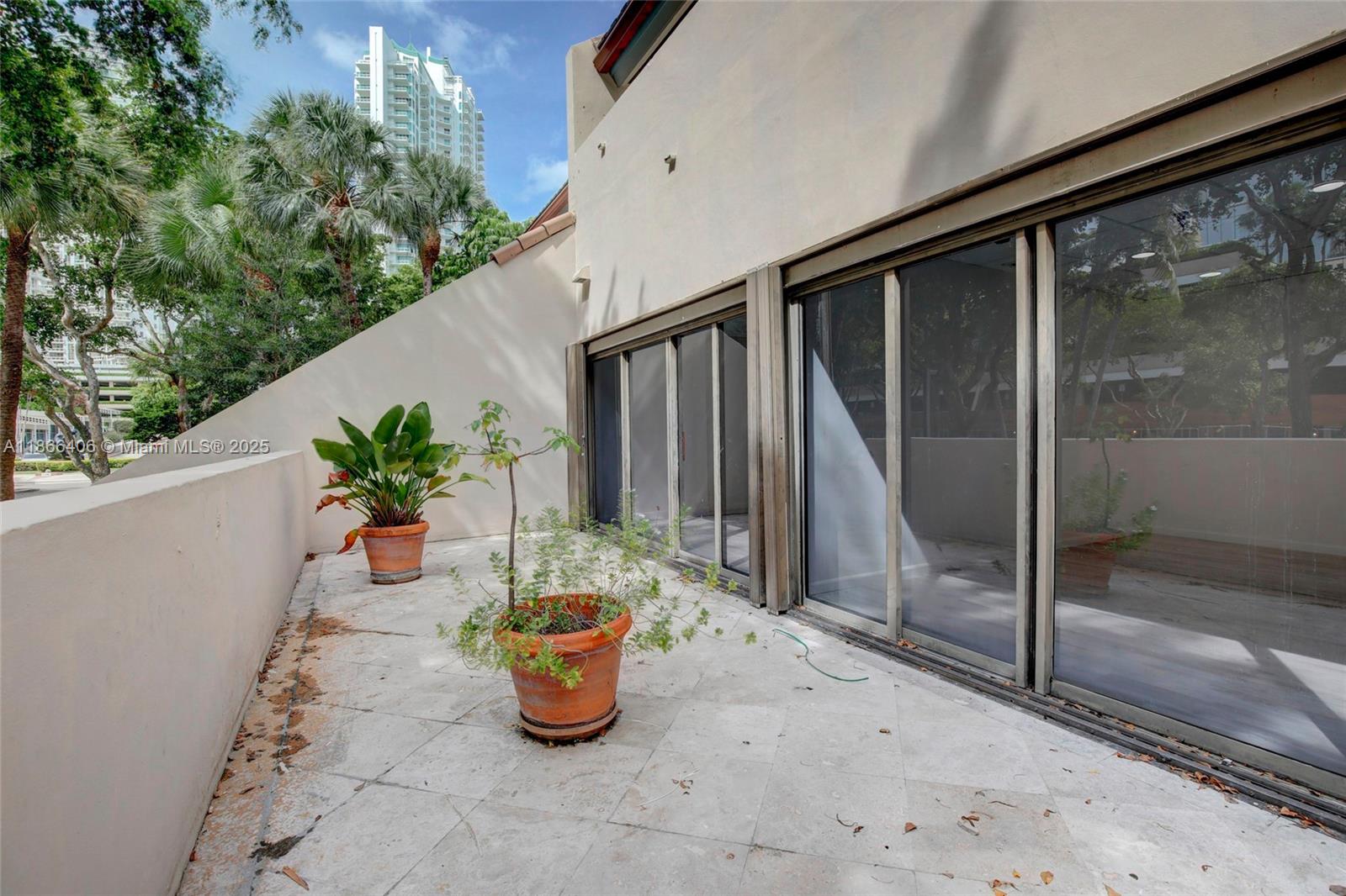 520 Brickell Key Dr Miami, FL 33131