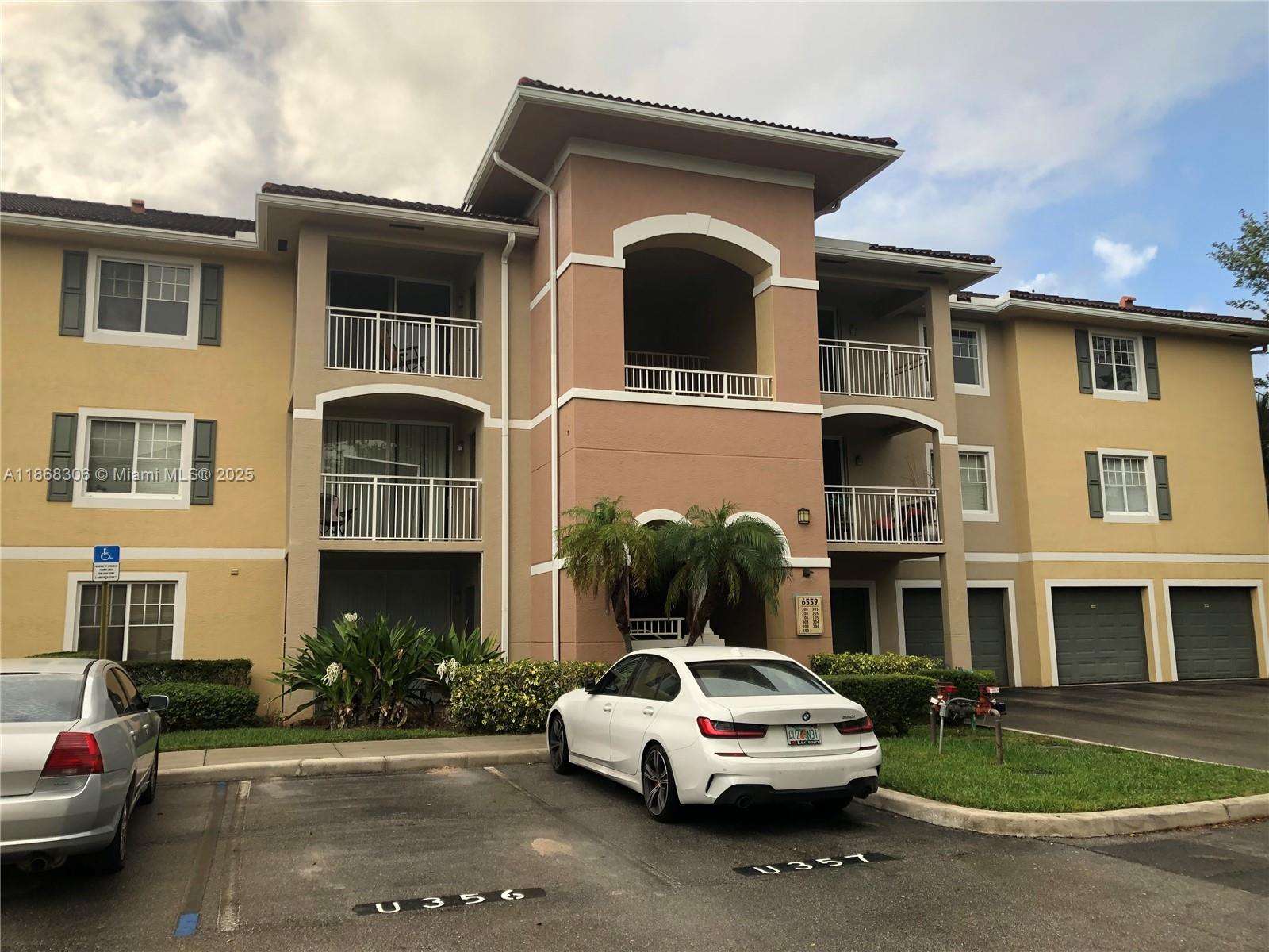 6529 Emerald Dunes Dr #208