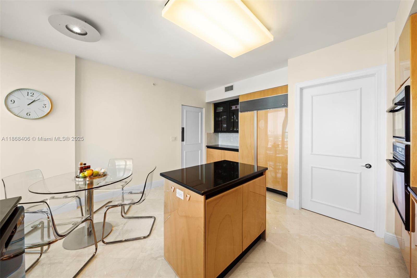 781 Crandon Blvd #1802 Key Biscayne, FL 33149