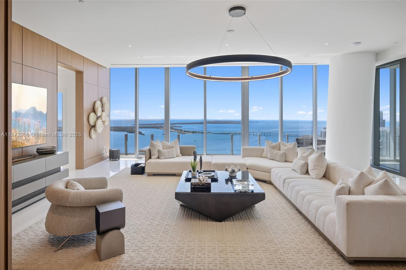 image Aston Martin Residences9
