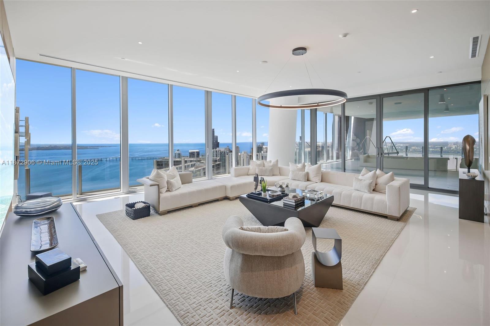 image Aston Martin Residences11