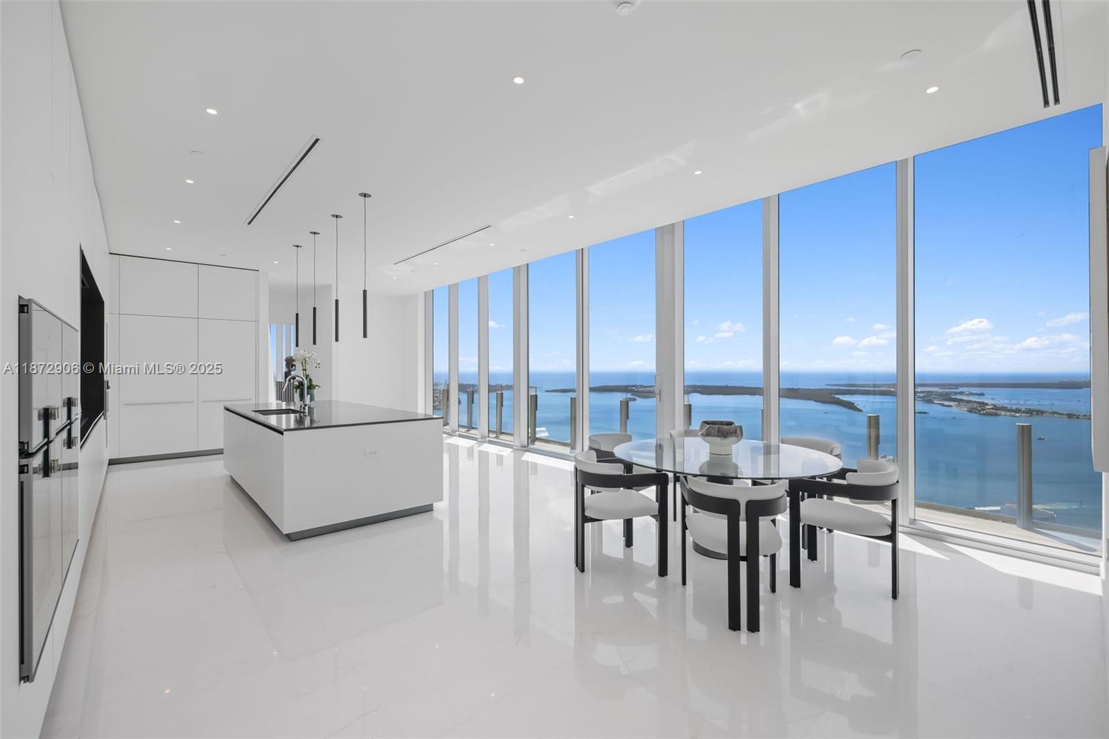 image Aston Martin Residences16