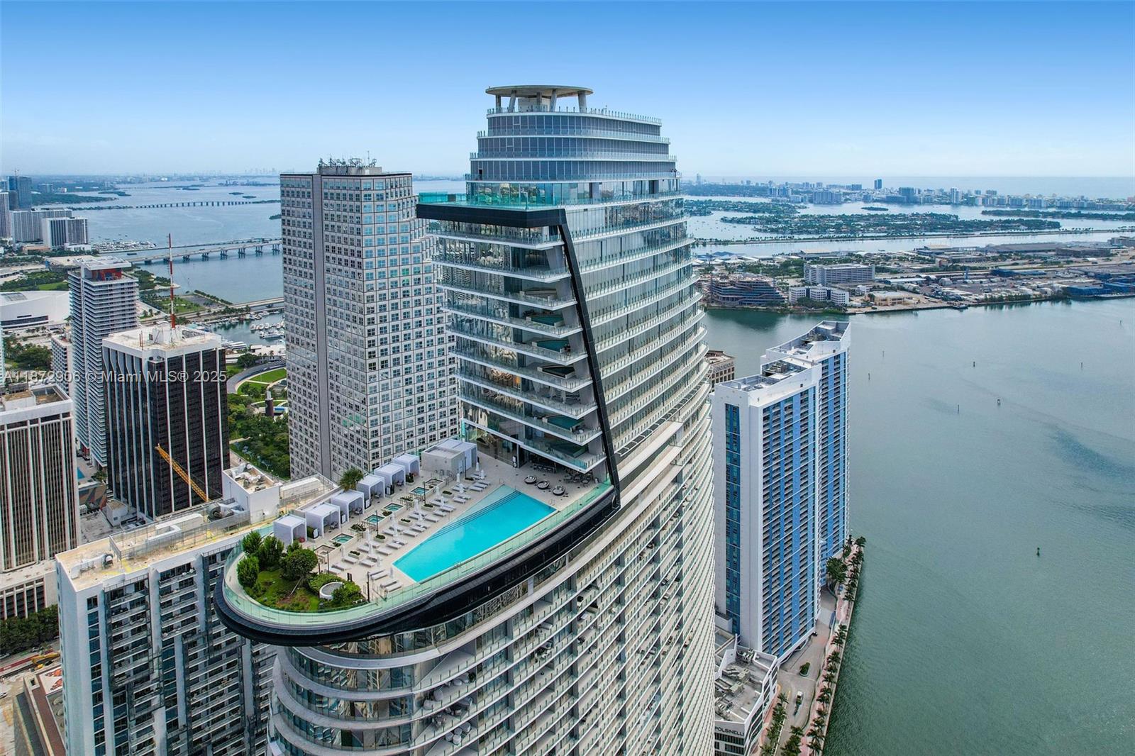 image Aston Martin Residences1