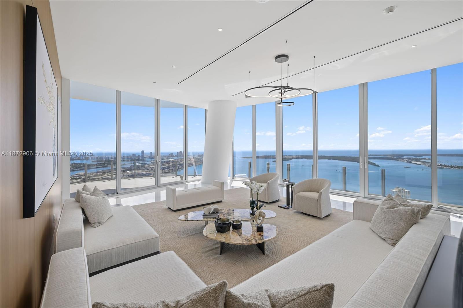 image Aston Martin Residences24