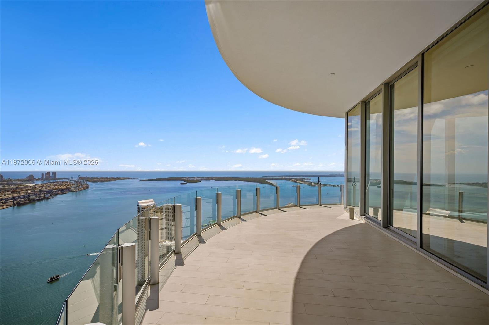 image Aston Martin Residences25
