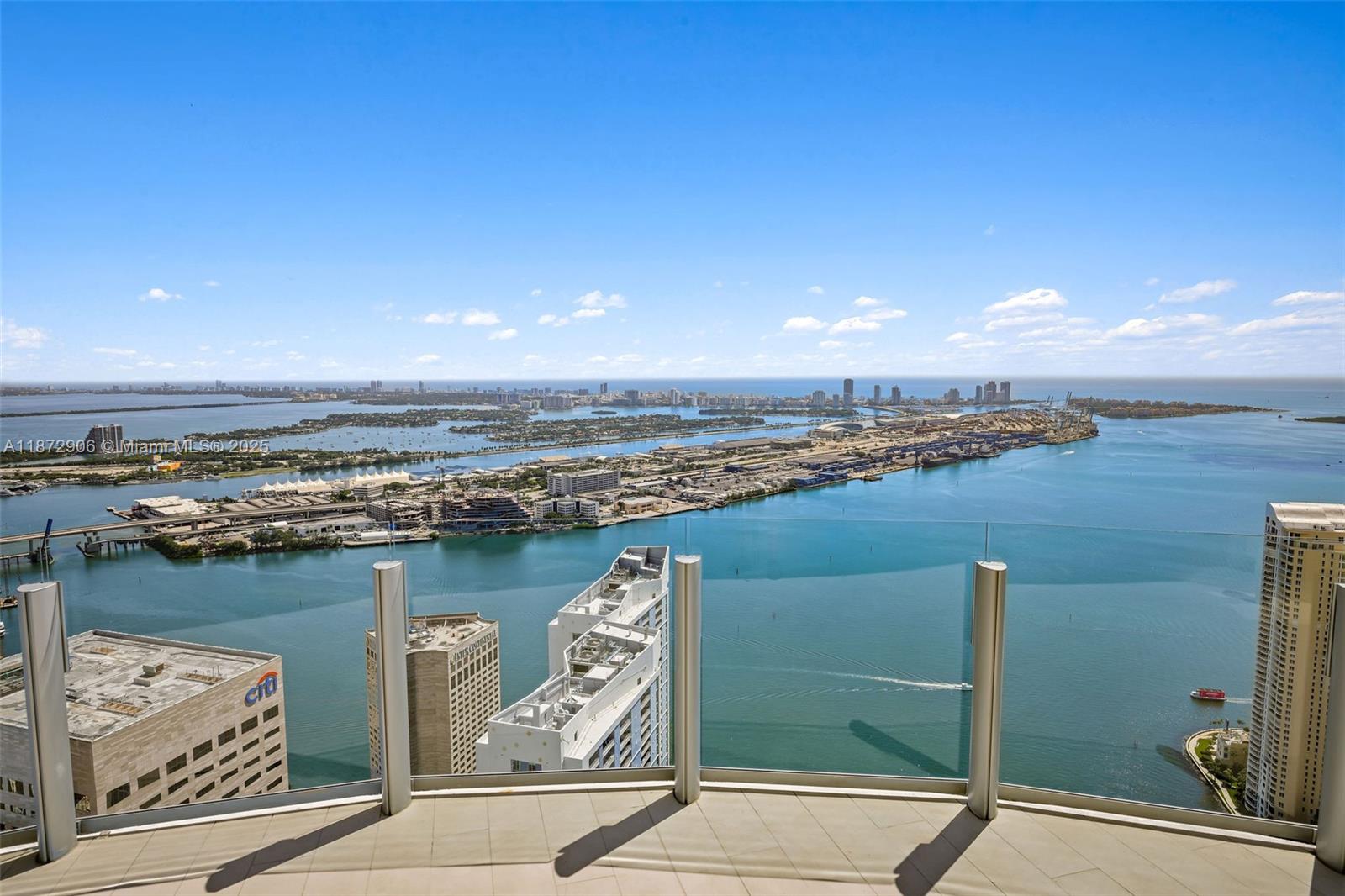 image Aston Martin Residences26