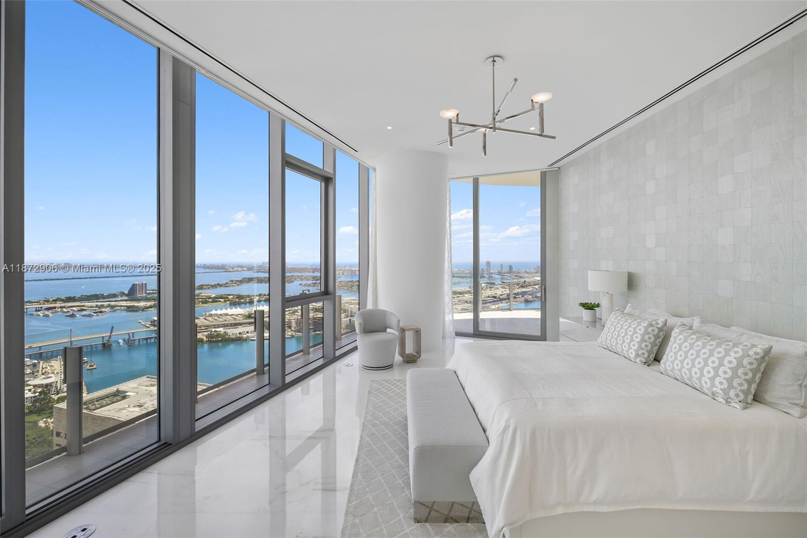 image Aston Martin Residences29