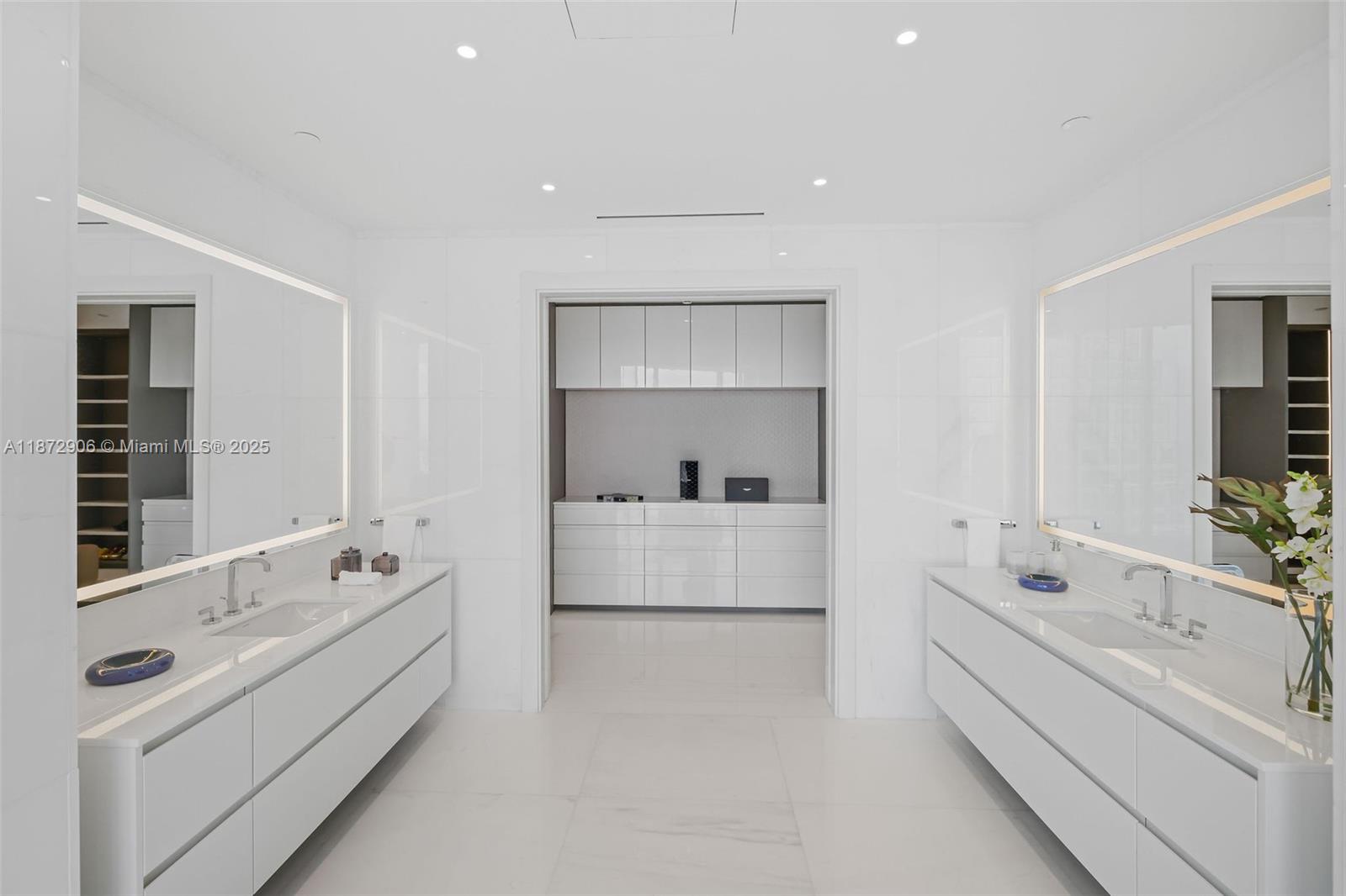 image Aston Martin Residences35