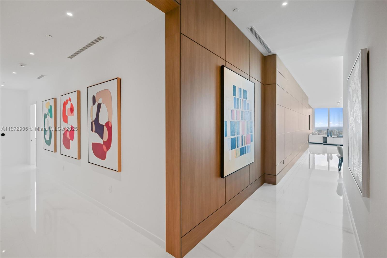 image Aston Martin Residences37