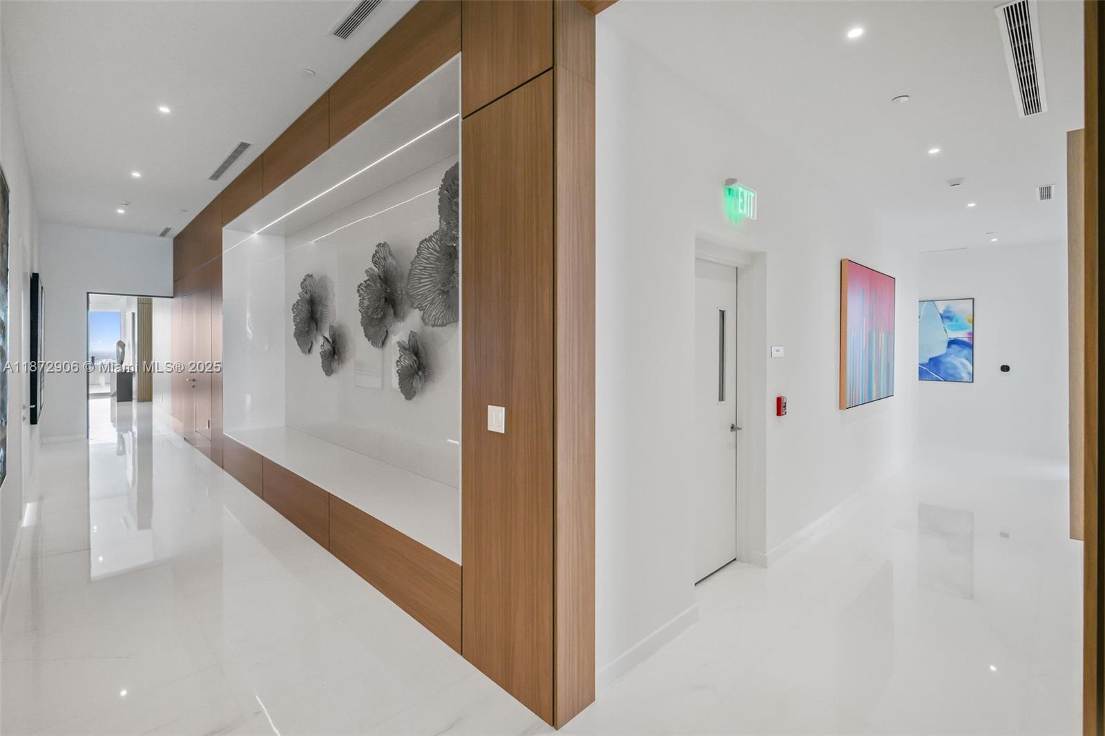 image Aston Martin Residences38