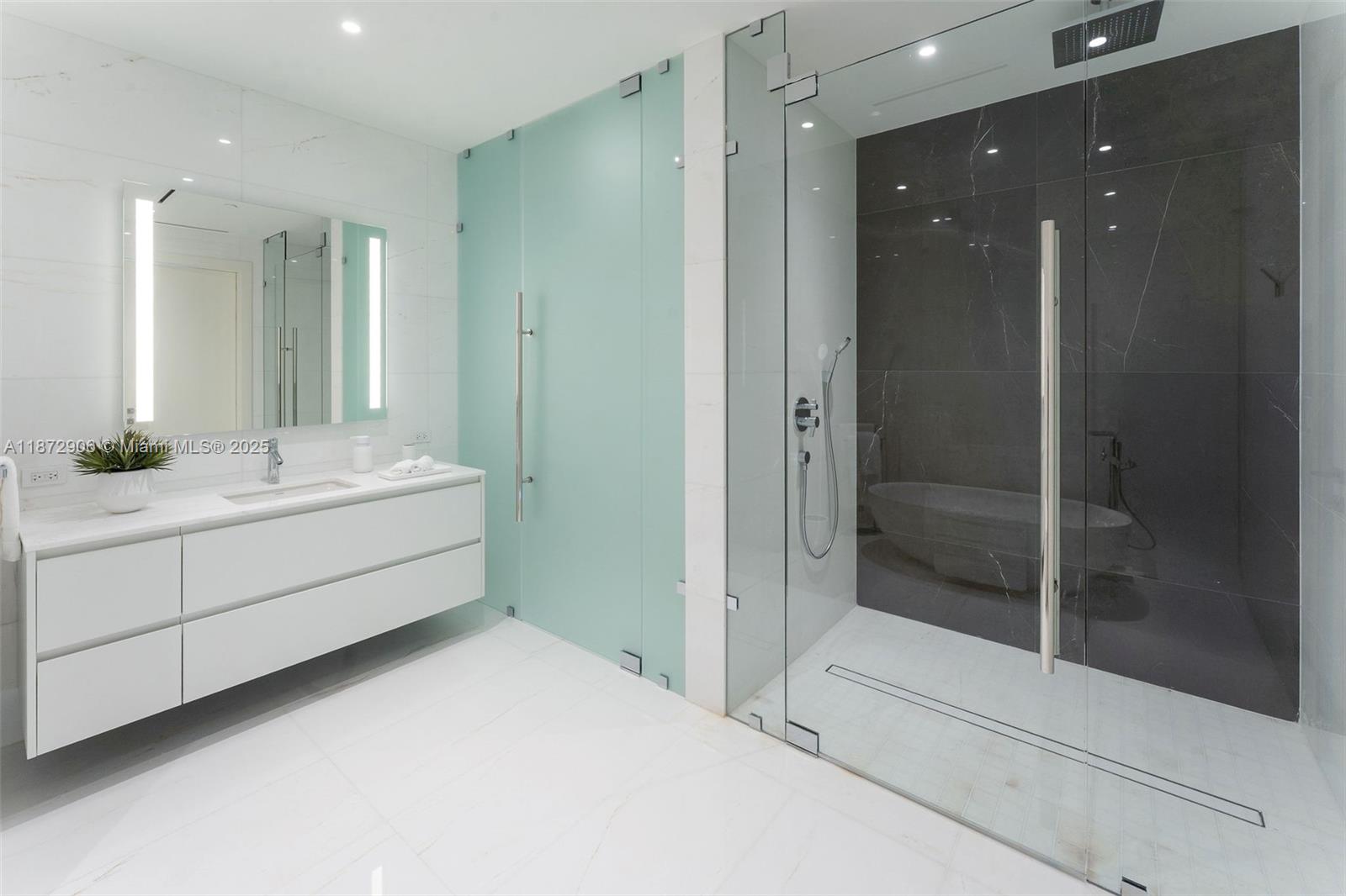image Aston Martin Residences46