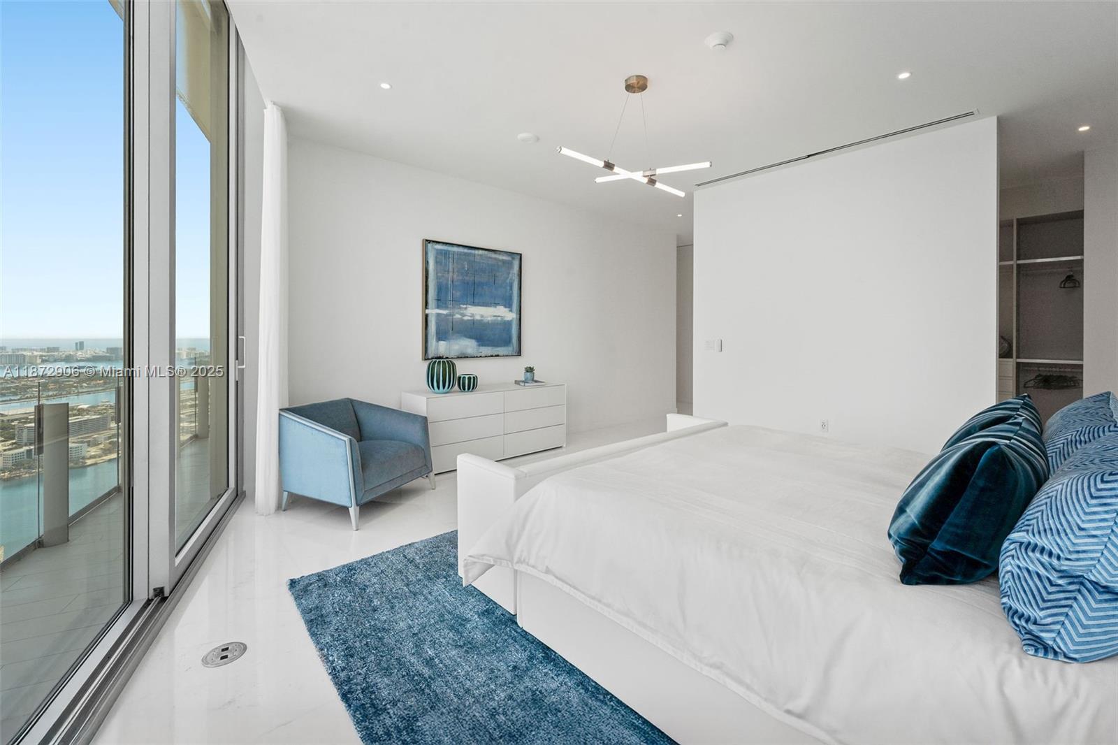 image Aston Martin Residences53