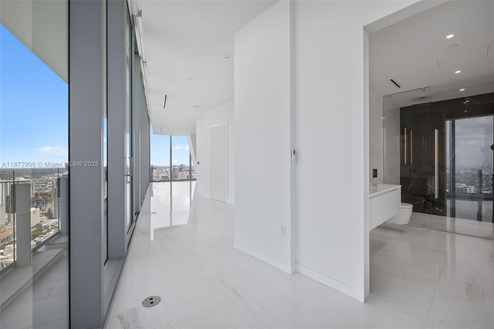 image Aston Martin Residences56
