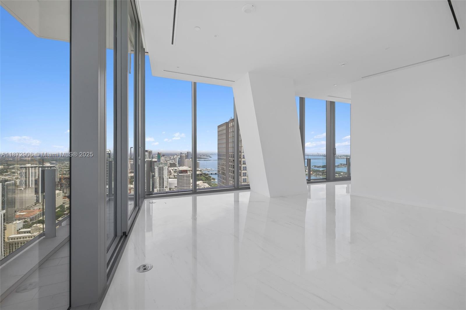 image Aston Martin Residences57