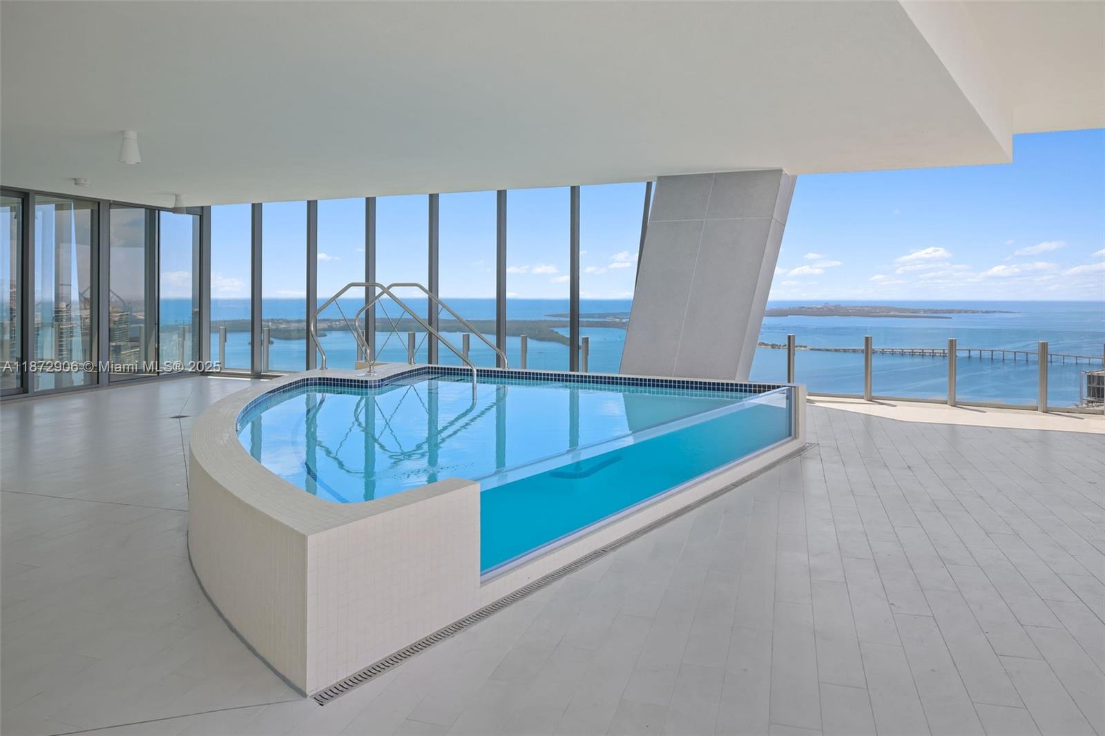image Aston Martin Residences59