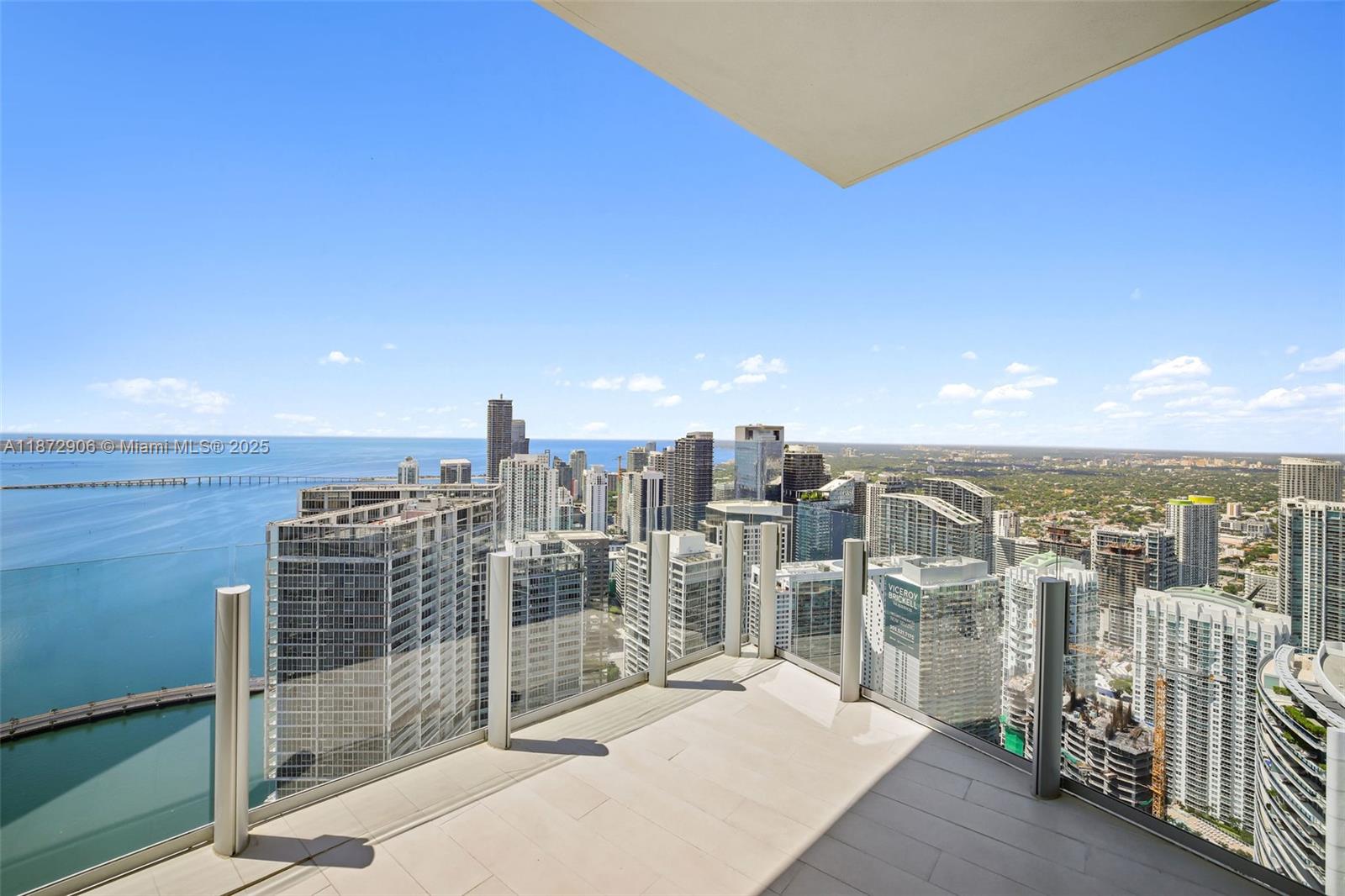 image Aston Martin Residences61