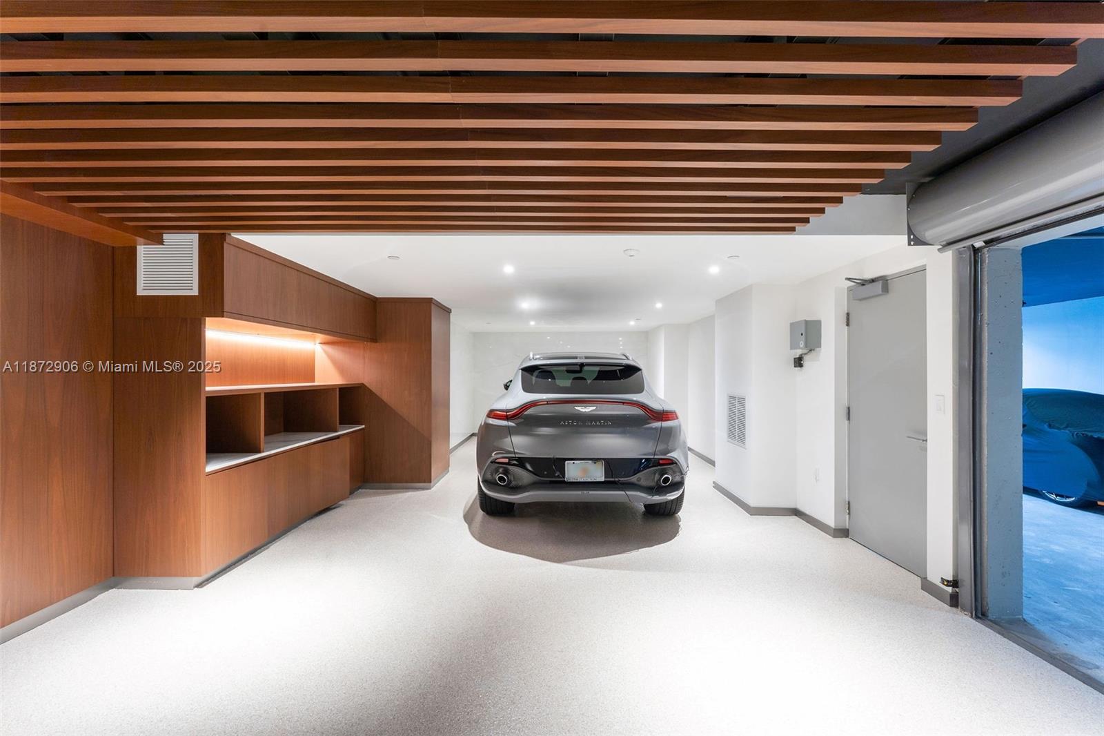 image Aston Martin Residences63