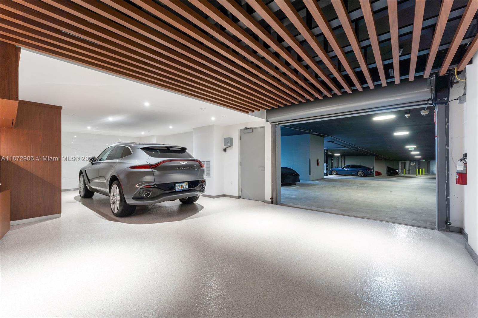 image Aston Martin Residences64