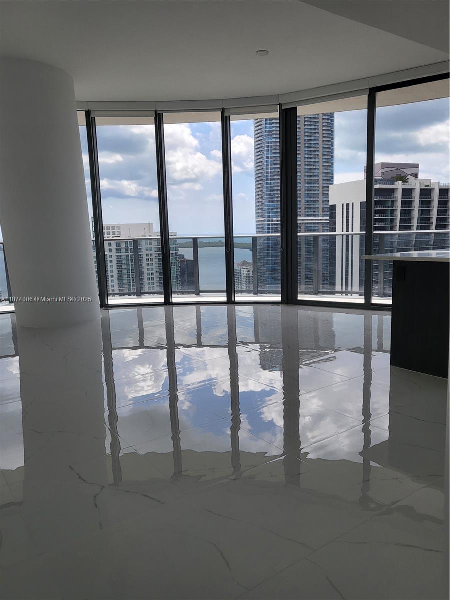 45 SW 9th St #4303