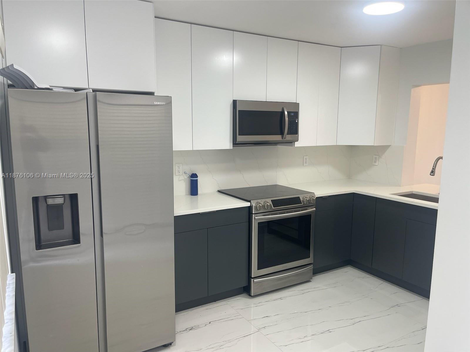 161 S Laurel Dr #702