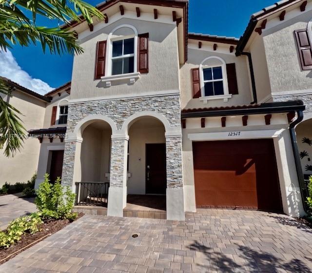 12517 NW 23rd Pl Miami, FL 33167