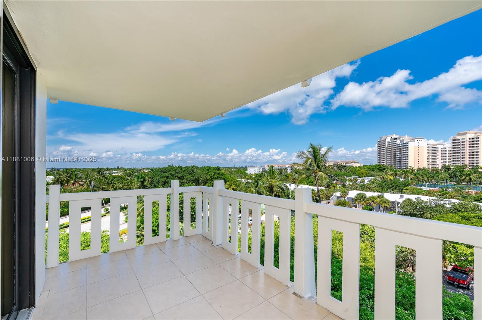 image Towers Of Key Biscayne1