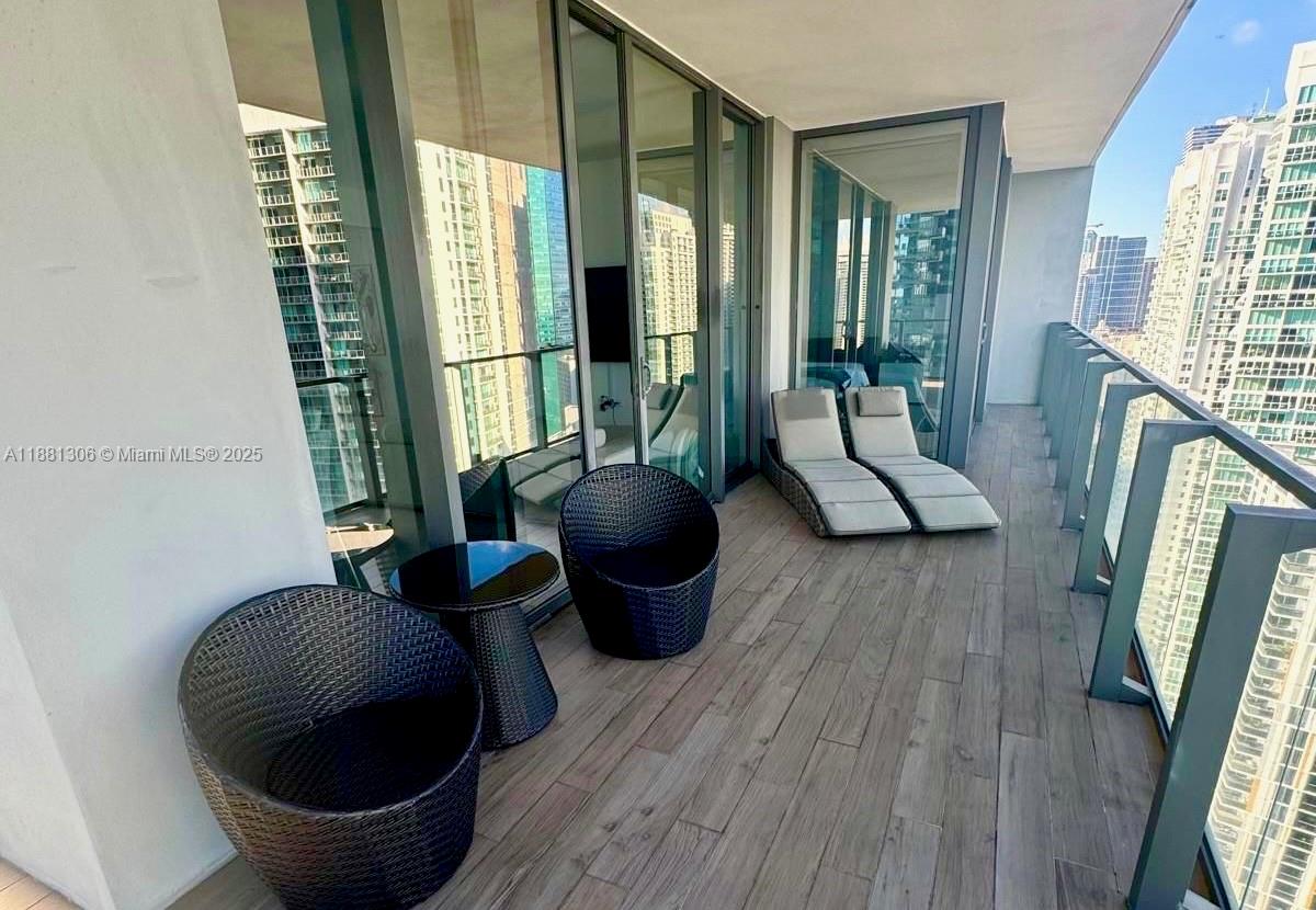 image Reach Condo8