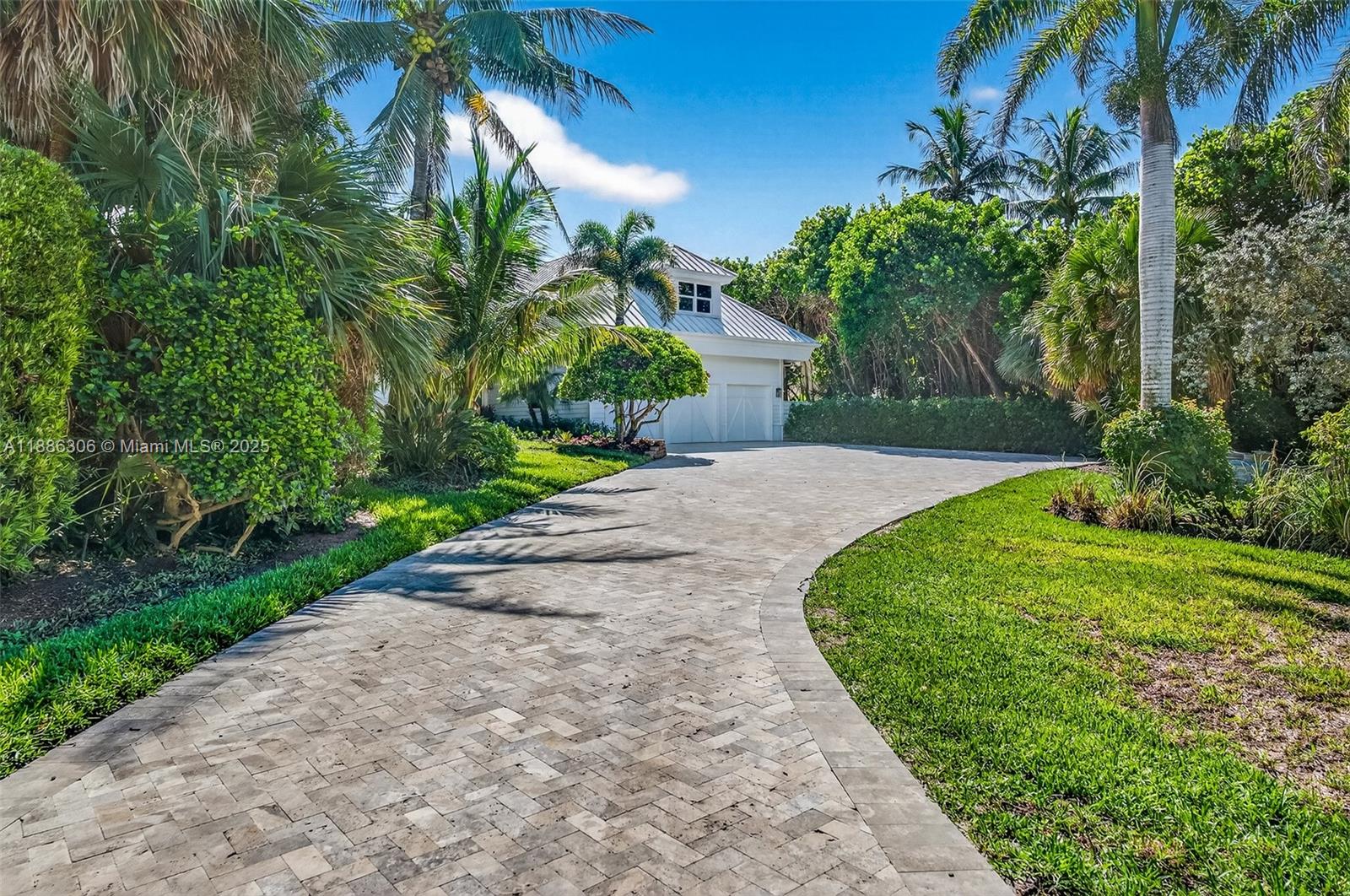 906 Holoma Dr Vero Beach, FL 32963