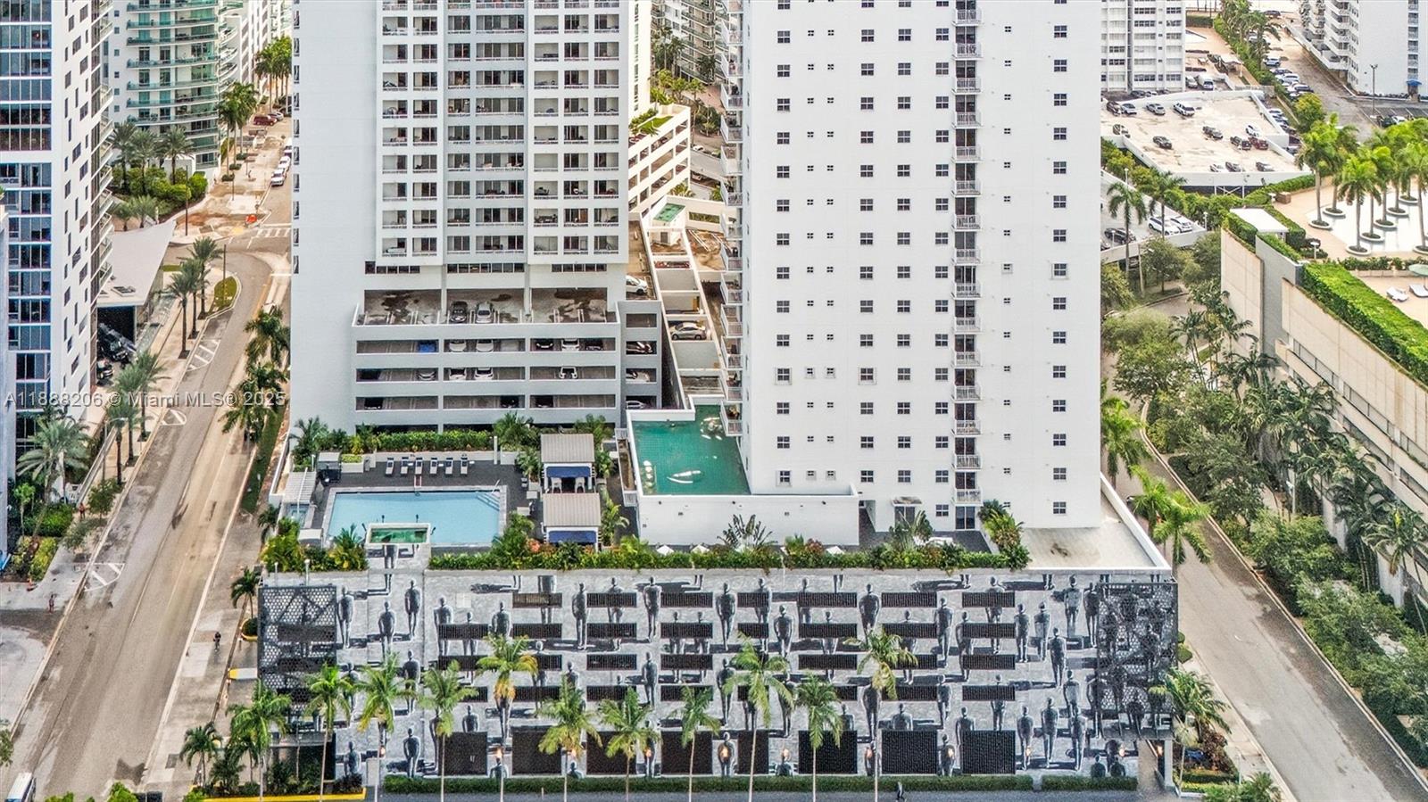 image Fortune House Condo28