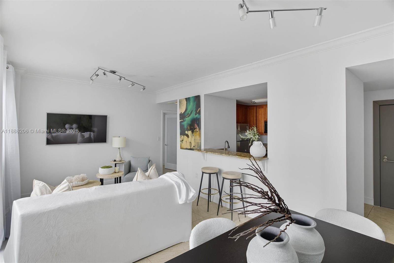 image Fortune House Condo4