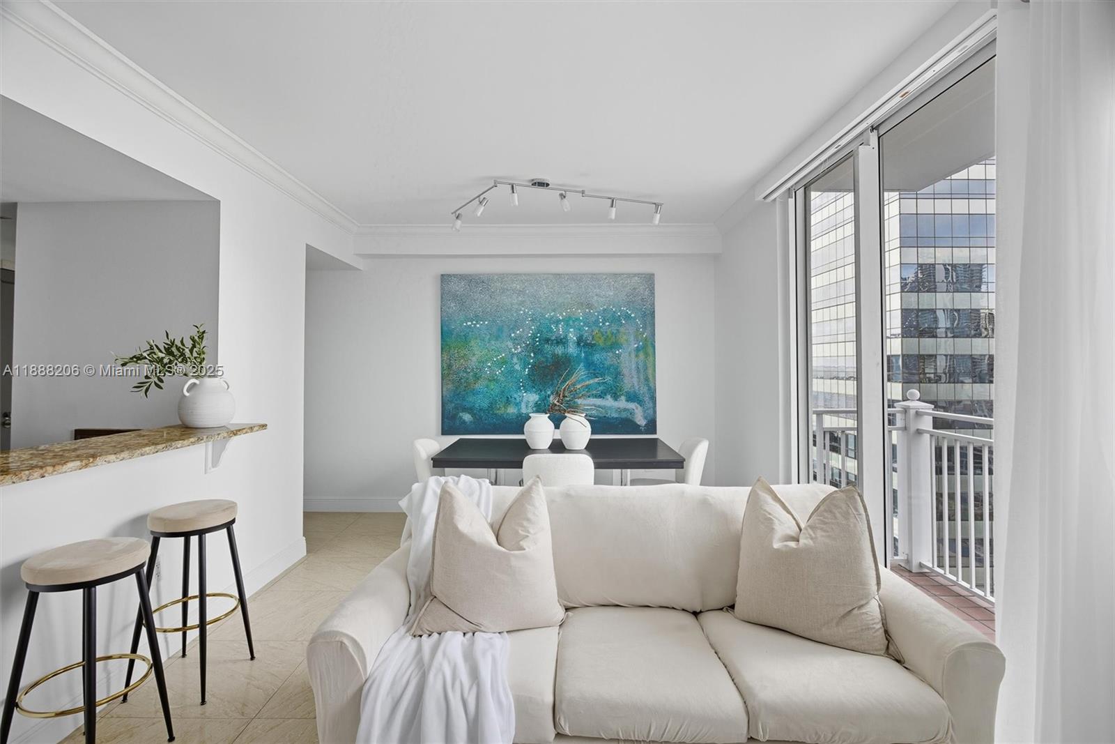 image Fortune House Condo6