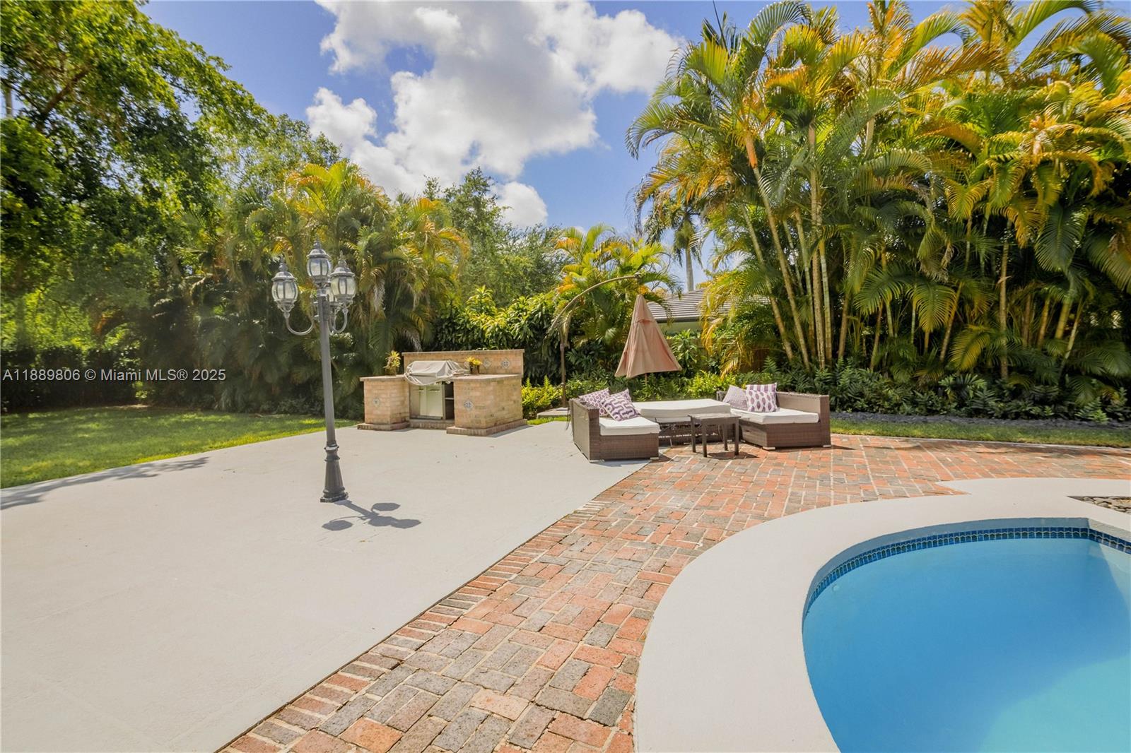 8500 SW 70th St Miami, FL 33143