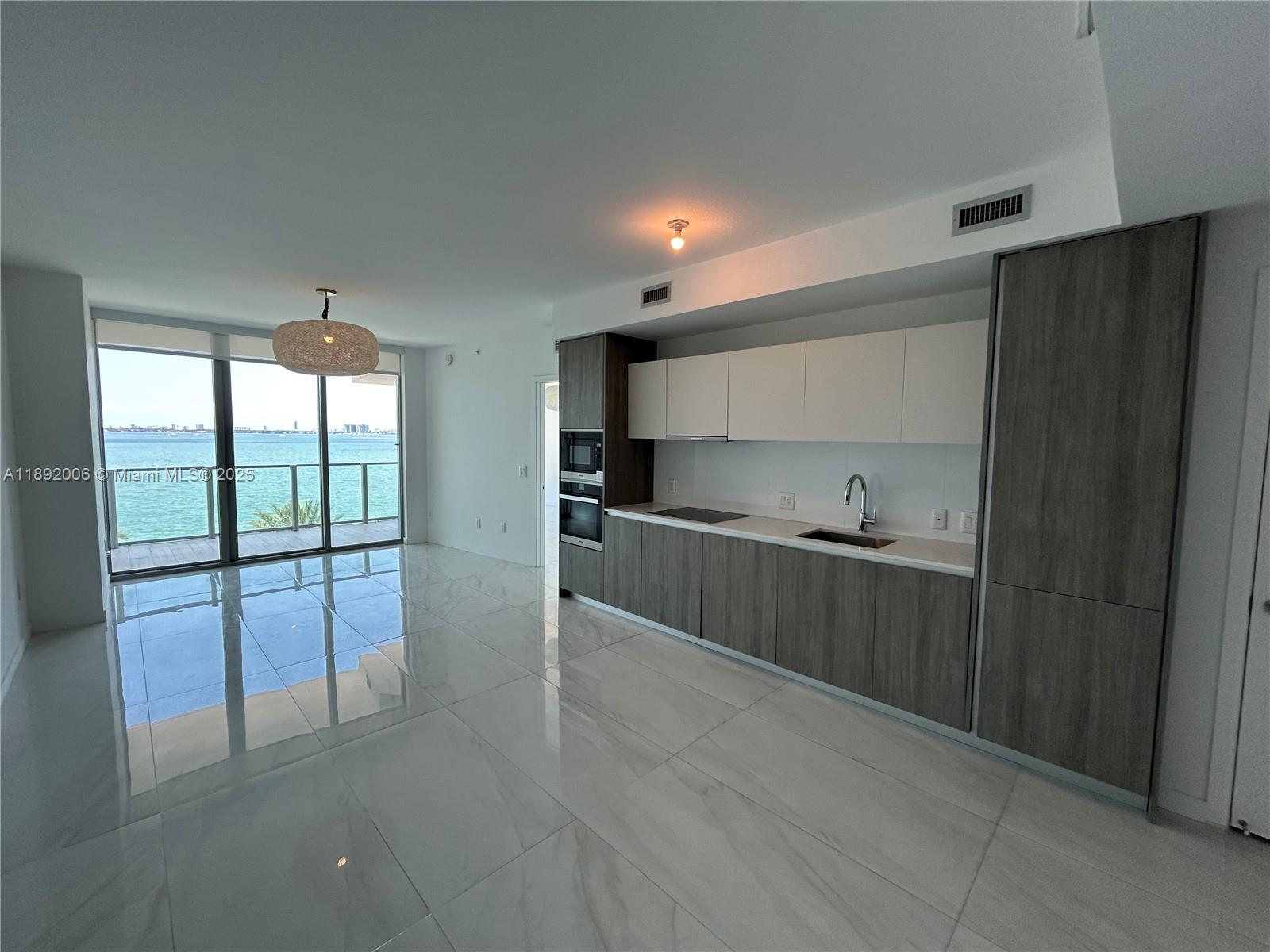 image Biscayne Beach Condo2
