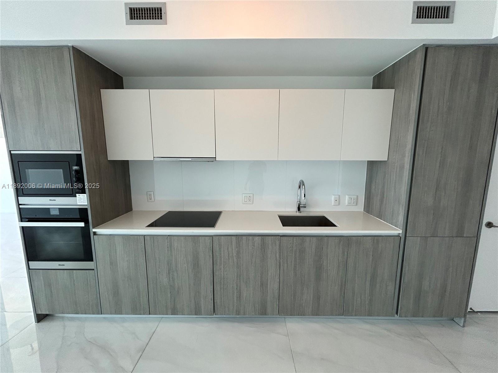 image Biscayne Beach Condo3