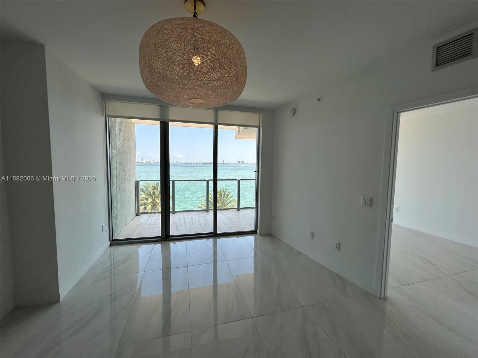 image Biscayne Beach Condo4