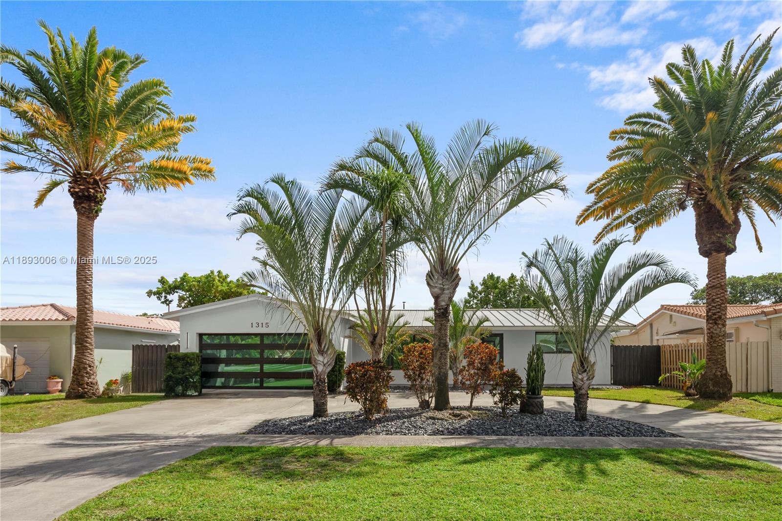1315 N 47th Ave