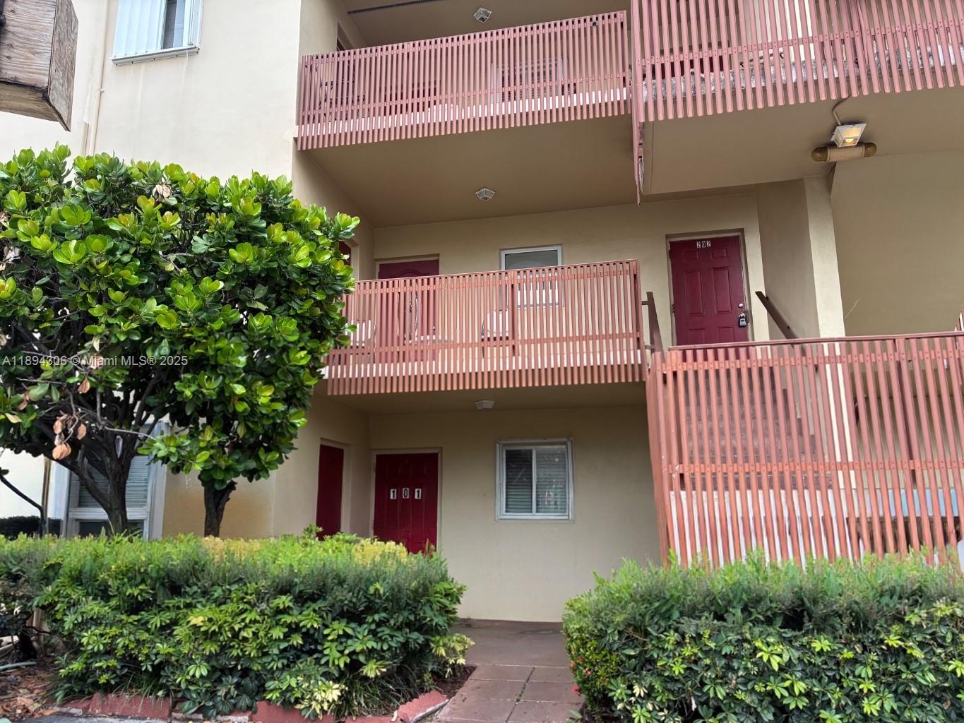 200 S Waterway Dr S #101
