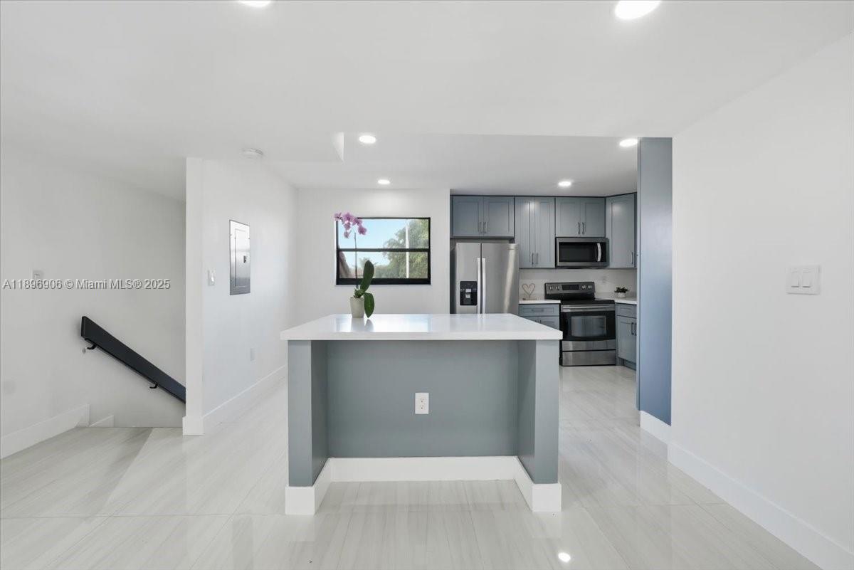 9907 NW 9th St Cir #14-20