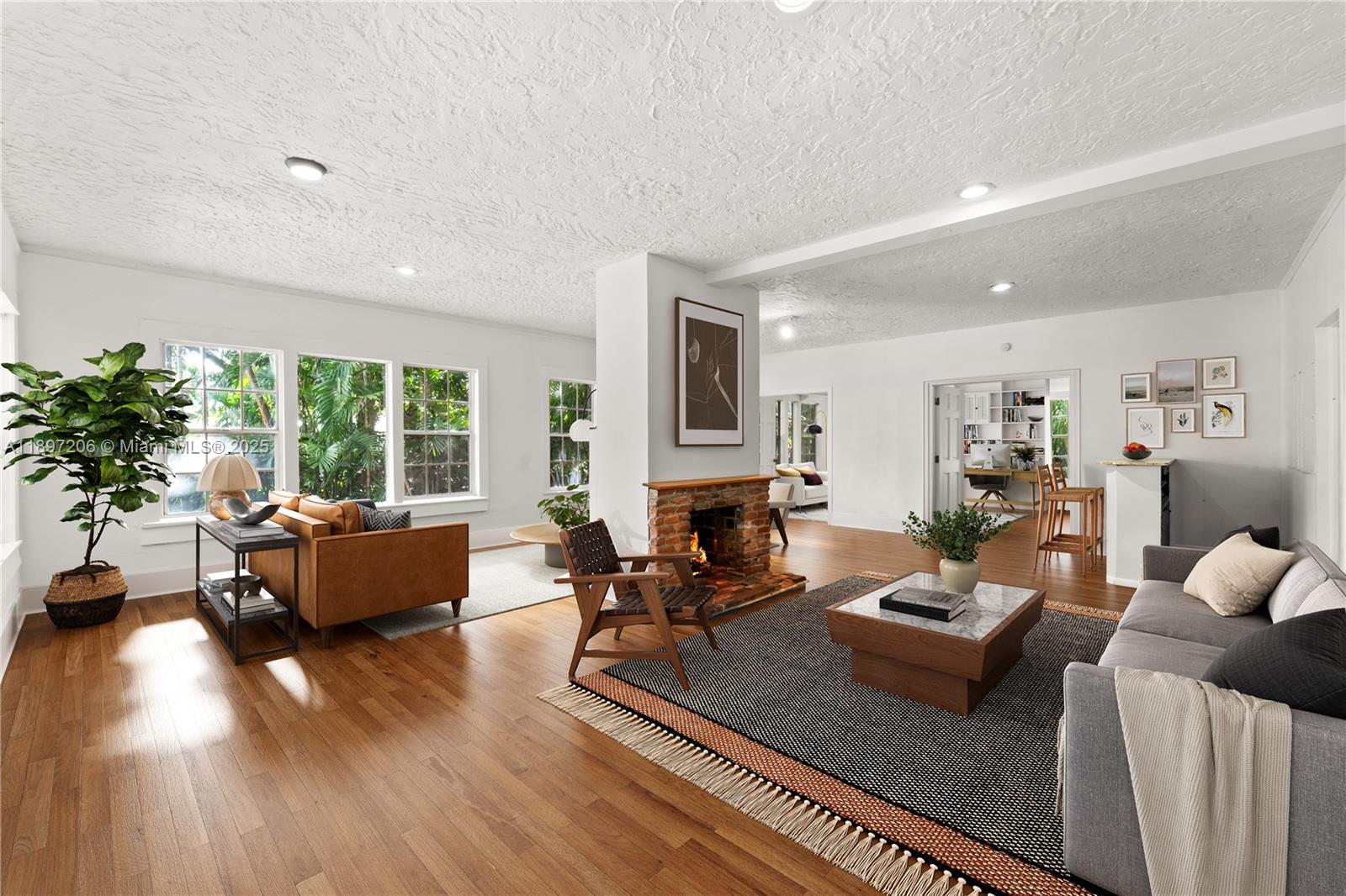 752 NW 7th St Rd Miami, FL 33136