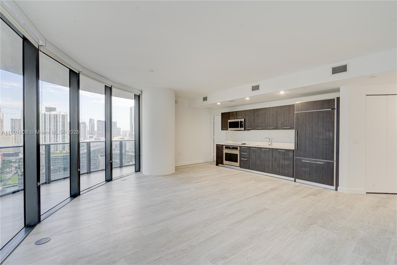 image Brickell Heights4