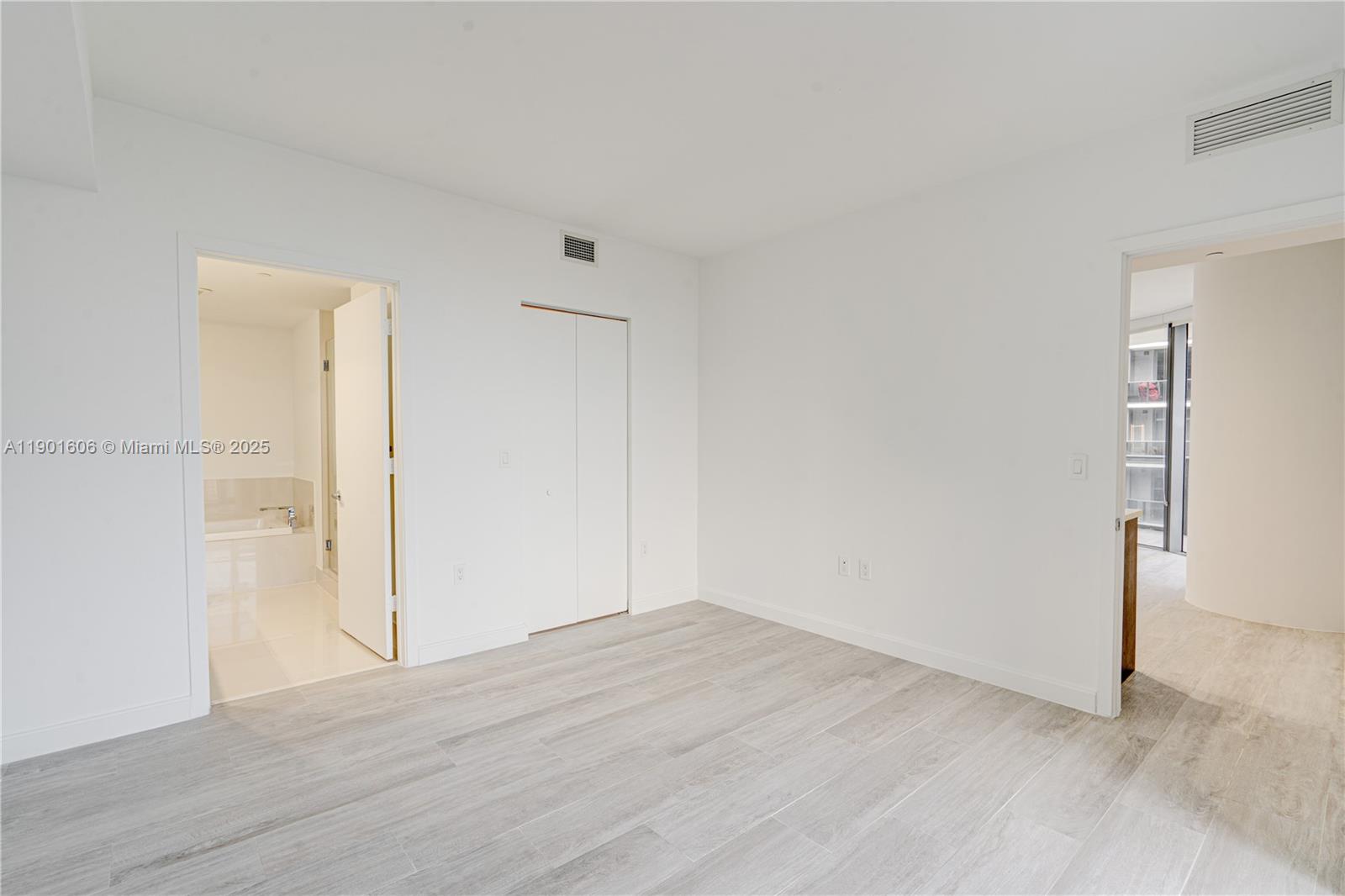 image Brickell Heights8