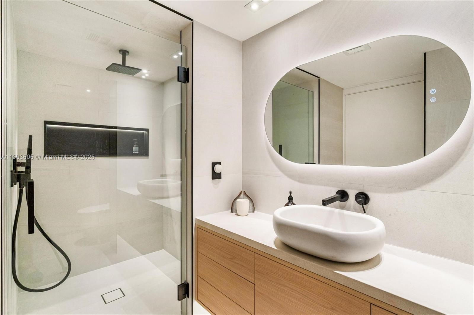 16485 Collins Ave #2438 Sunny Isles Beach, FL 33160