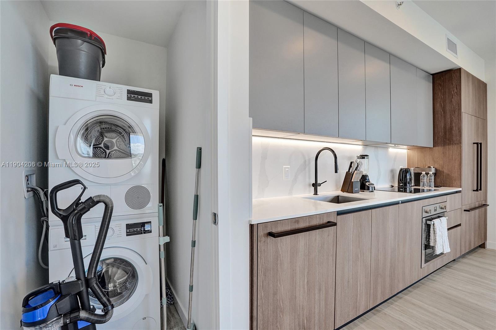 image 72nd Park Condo16