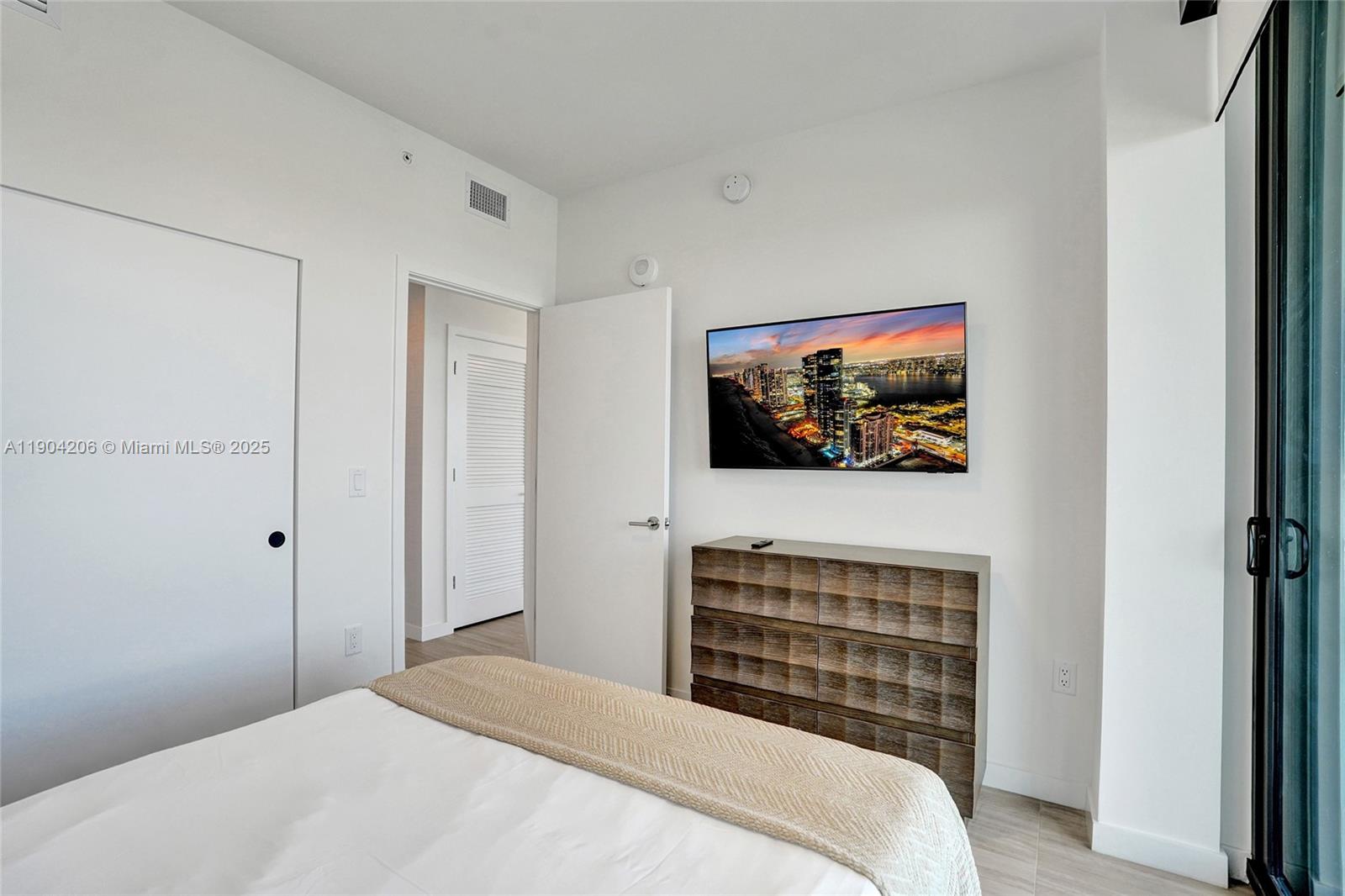 image 72nd Park Condo21