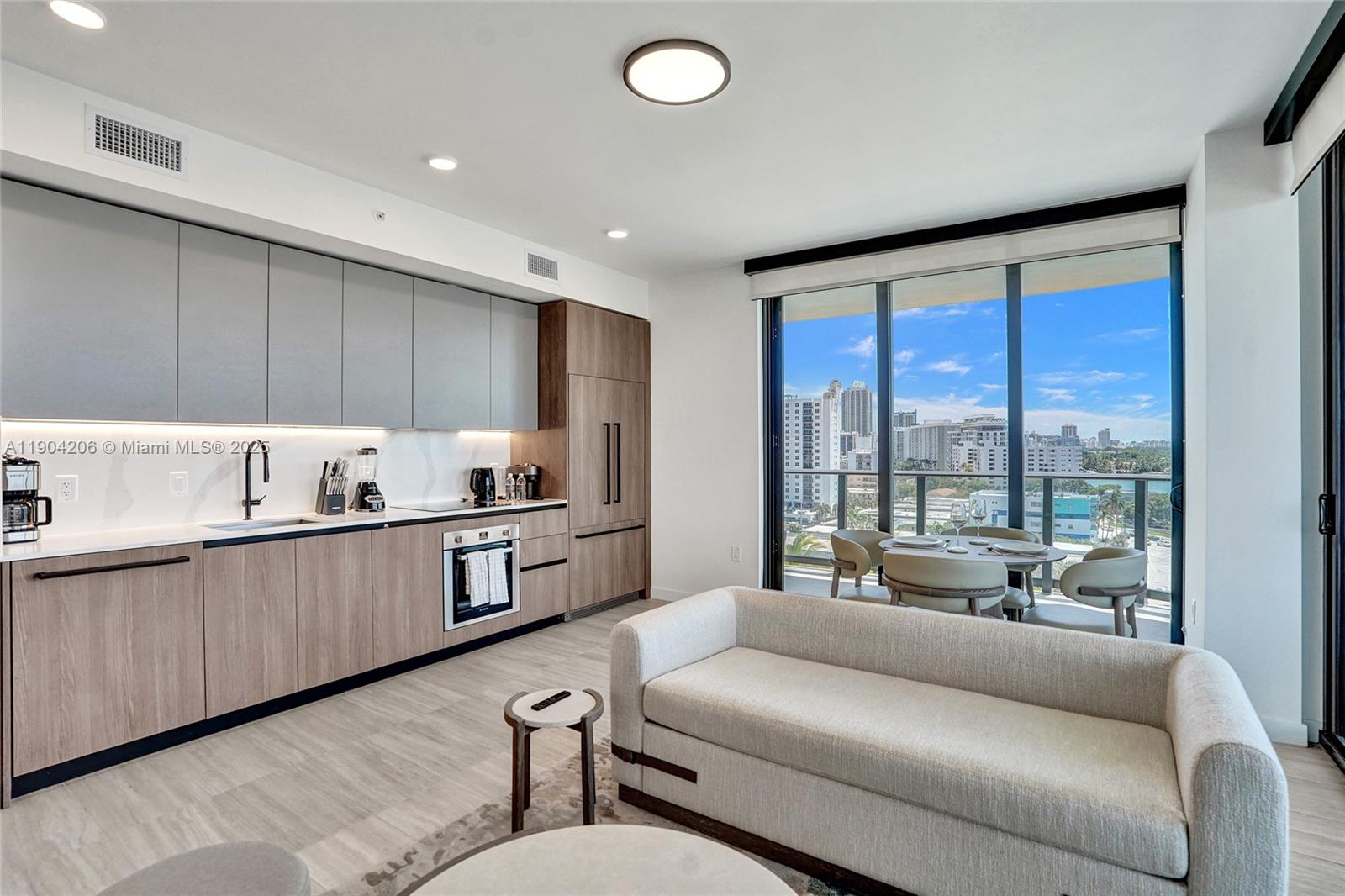 image 72nd Park Condo5