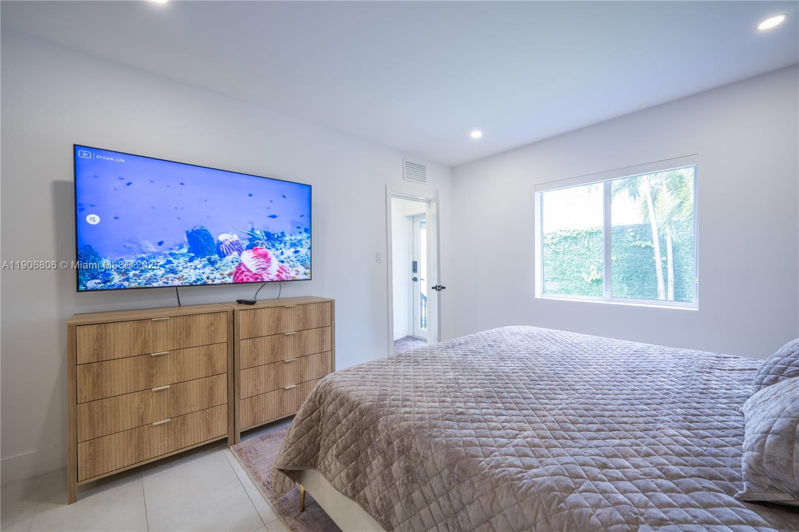 545 NW 47th St Miami, FL 33127