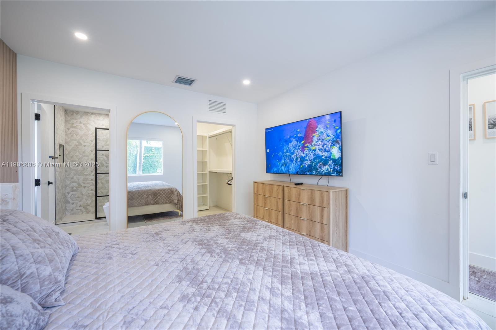 545 NW 47th St Miami, FL 33127