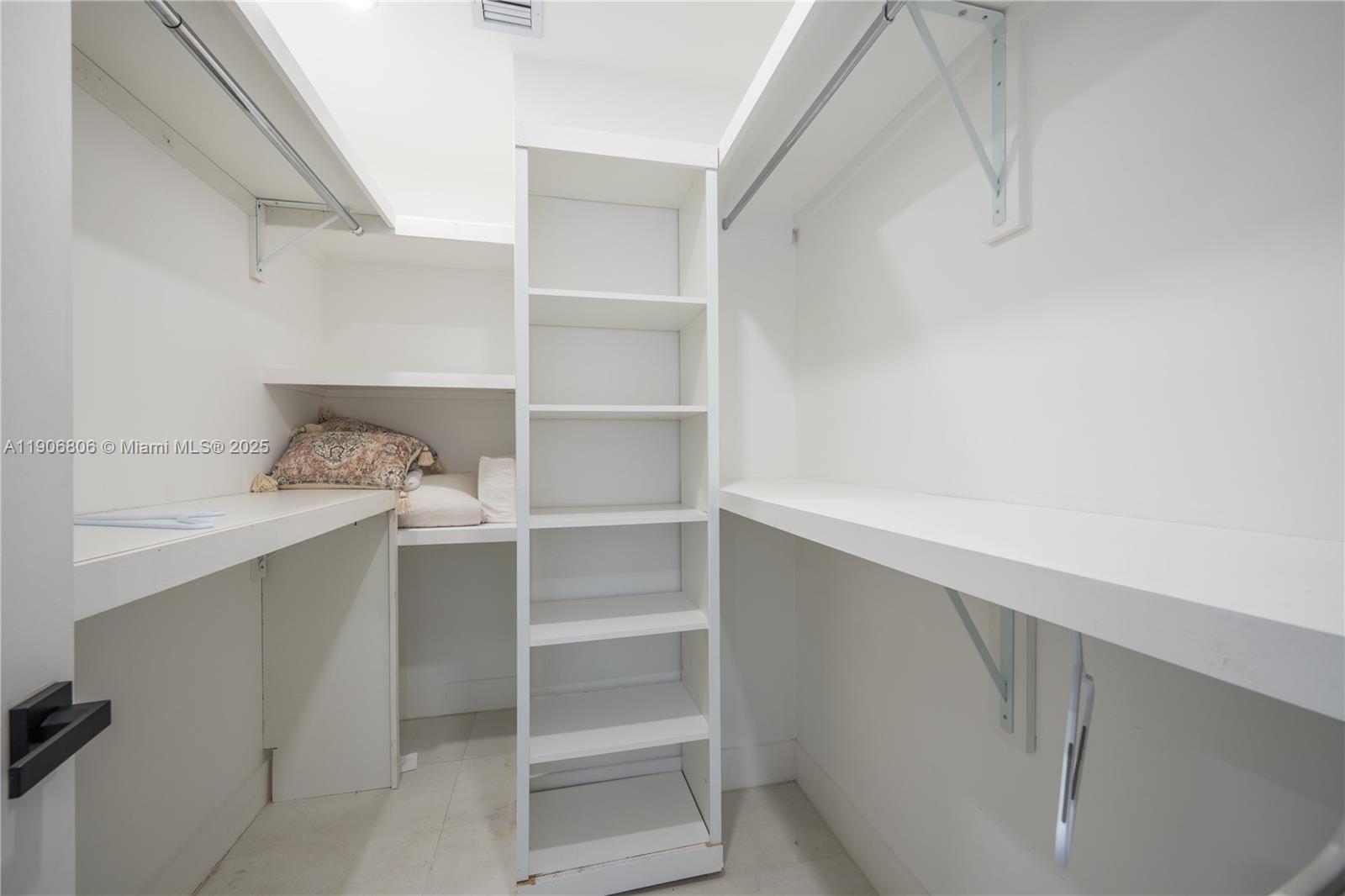 545 NW 47th St Miami, FL 33127