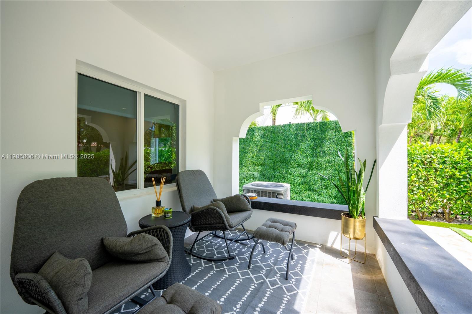 545 NW 47th St Miami, FL 33127